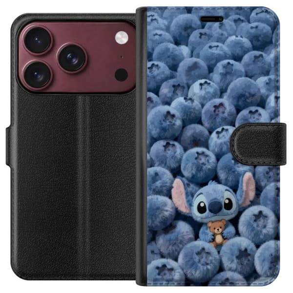 Kompatibel Tegnebogsetui til Apple iPhone 18 Pro Max Sød, fluffy blå figur med en lille bamse blandt bløde blåbær