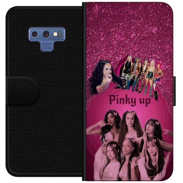 Kompatibel Tegnebogsetui til Samsung Galaxy Note9 Rosa KATSEYE-collage med glitrende detaljer, rosetter og typografiske elementer