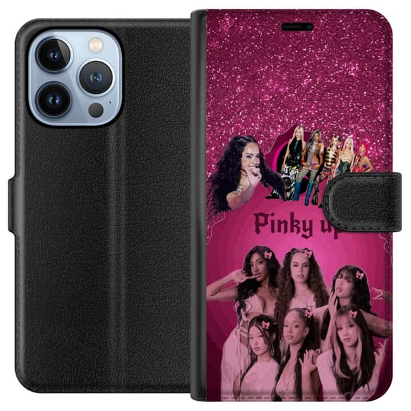 Kompatibel Tegnebogsetui til Apple iPhone 13 Pro Rosa KATSEYE-collage med glitrende detaljer, rosetter og typografiske elementer