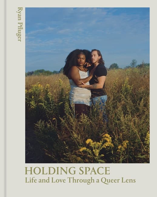 Holding Space (Kirja / Kovakantinen)
