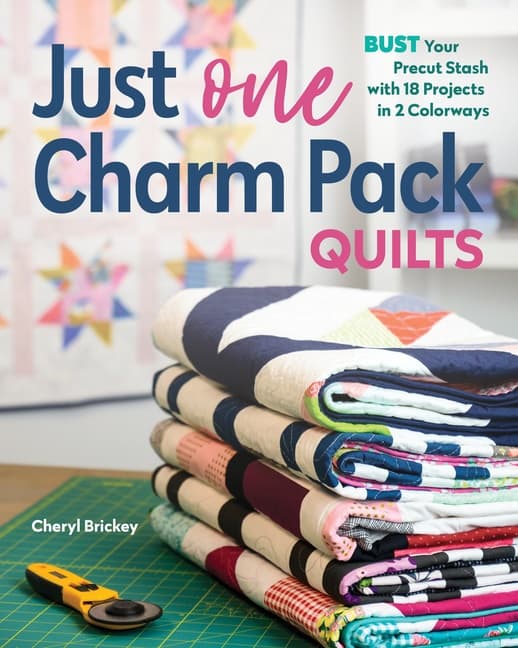 Just One Charm Pack Quilts (Bok / Häftad)