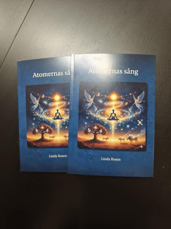 Atomien laulu (Kirja / Kovakantinen)