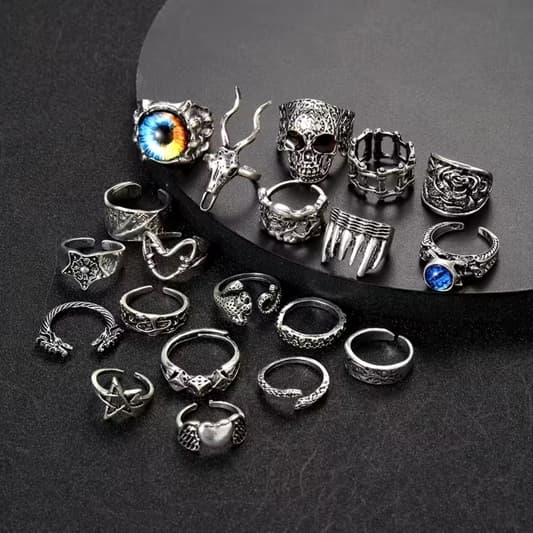 Ring: Dödskallar "Rockwear Collection"