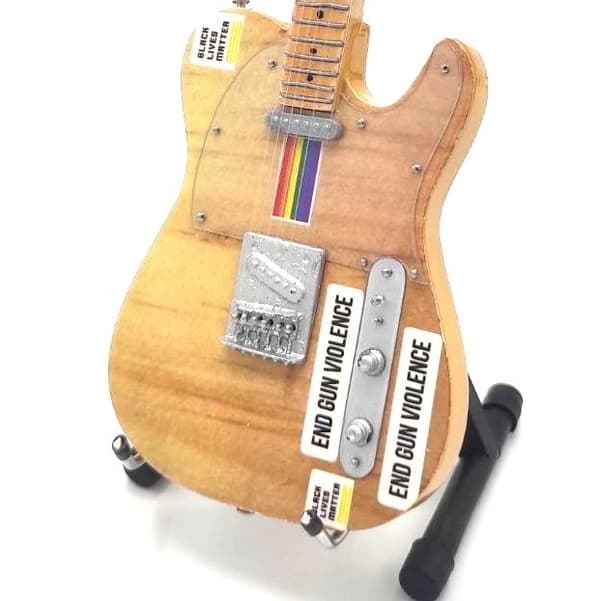 Mini-guitar: Harry Styles