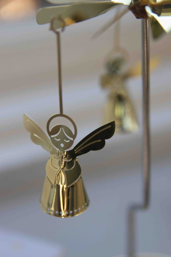 Englespil Singing Angel - Guld Pluto Design