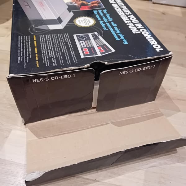 Nintendo NES 8-bittinen (käytetty)