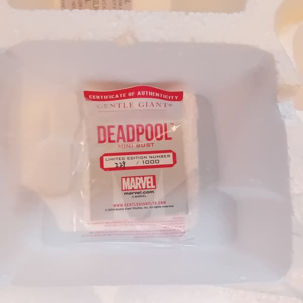 Gentle Giant Marvel LE 229/1000 PX Previews Deadpool Mini Bust (Brukt)