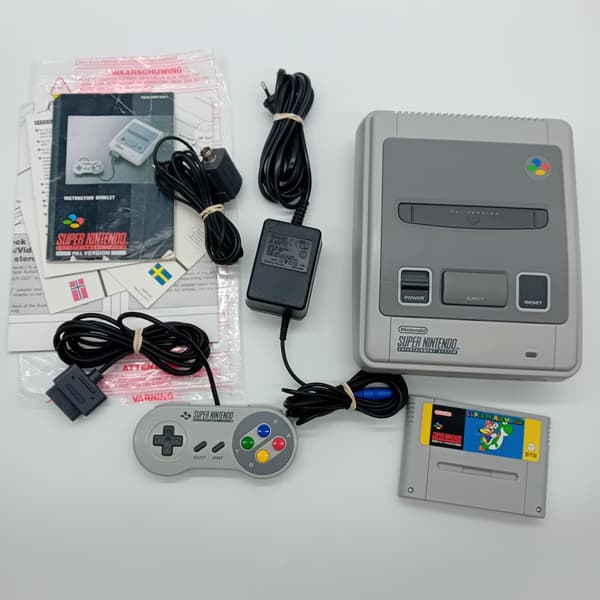 Super Nintendo SNES + Super Mario World (Begagnad)