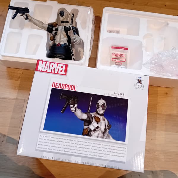 Gentle Giant Marvel LE 229/1000 PX Previews Deadpool Mini Bust (Brukt)