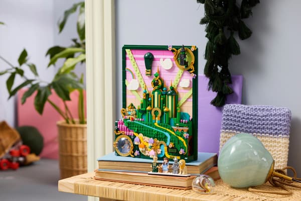 LEGO® Wicked Emerald City – seinätaide 75685