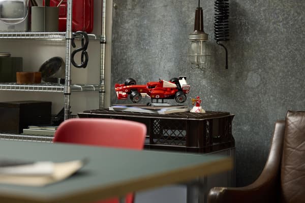 LEGO® Icons Ferrari F2004 & Michael Schumacher 11375