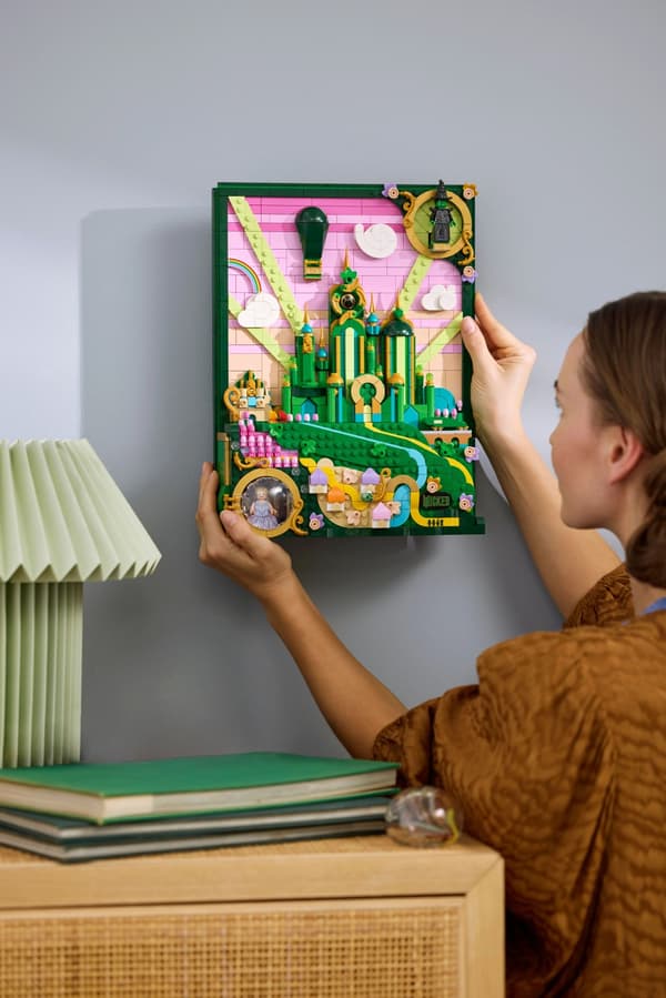 LEGO® Wicked Emerald City – seinätaide 75685