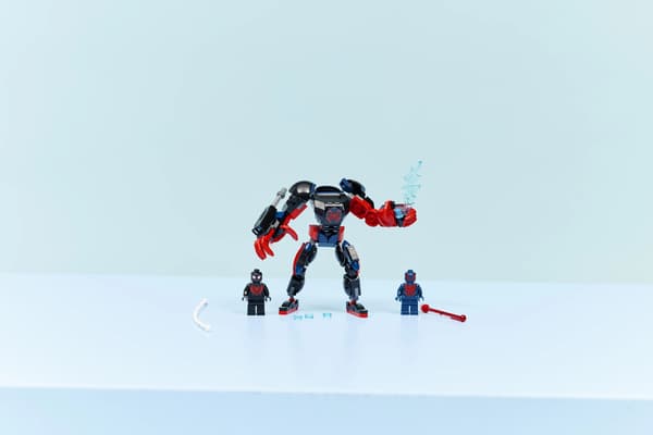 LEGO® Marvel Miles Morales robot mod Spider-Man 2099 76337