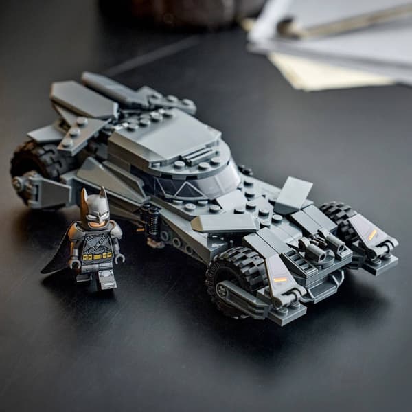 LEGO® DC Batman™ Batman vastaan Superman - Batmobile 76331