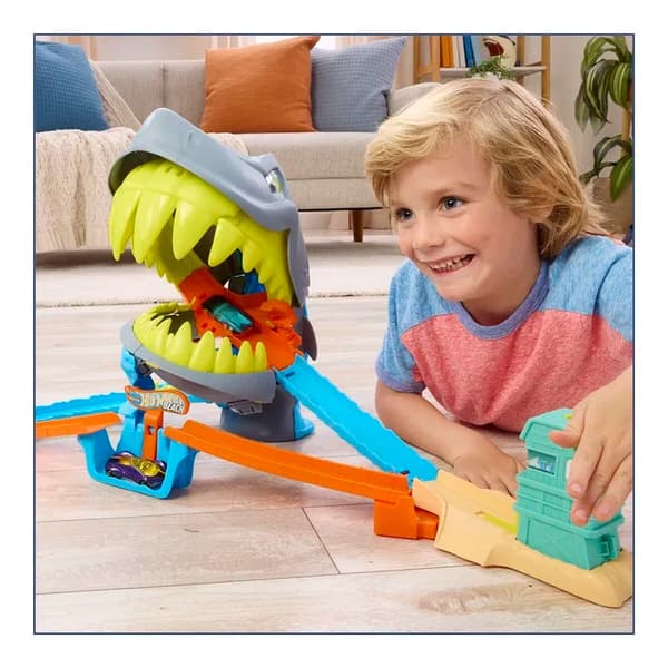 Hot Wheels City Shark Chomp Beach