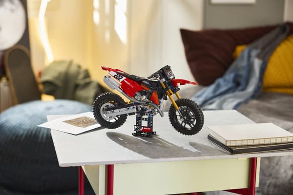 LEGO® Technic Ducati Desmo450 MX Factory -moottoripyörä 42238