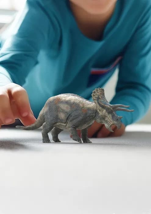schleich® DINOSAURS Triceratops 15050