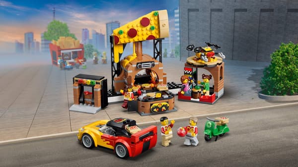 LEGO® City Pizzaudbringning med køretøjer 60496