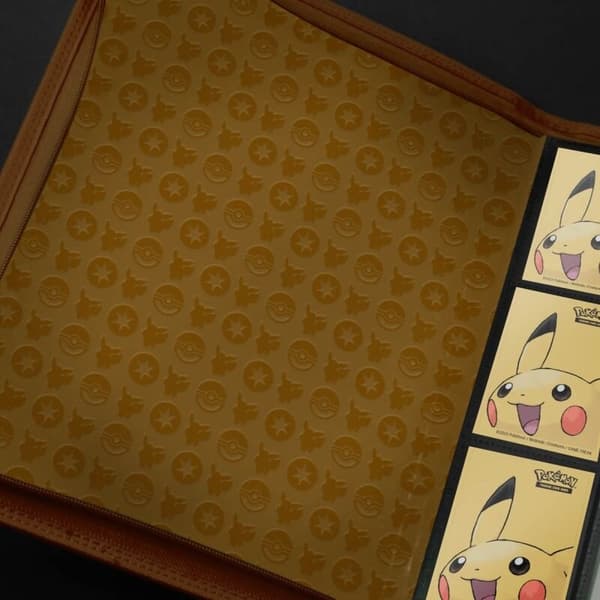 Pokemon Elite Pro-Binder 9-Pocket Zippered Eevee