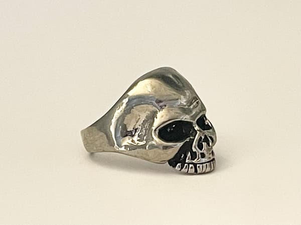Cool Silver Ring med en Döskalle / Dödskalle - Stl 21