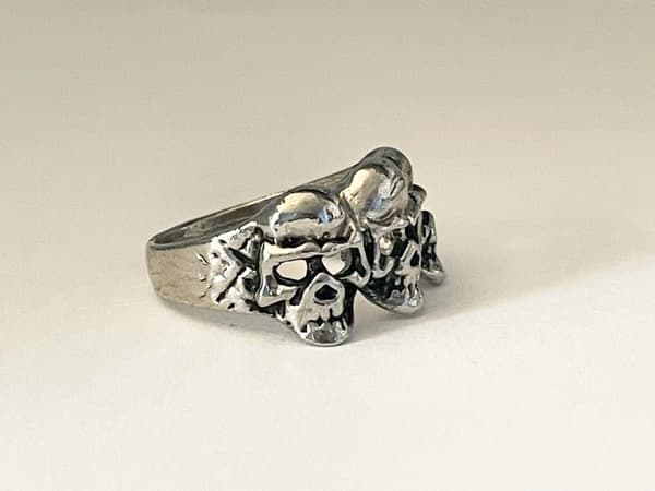 Cool Silver Ring med 3 st Döskallar / Dödskallar - Stl 20