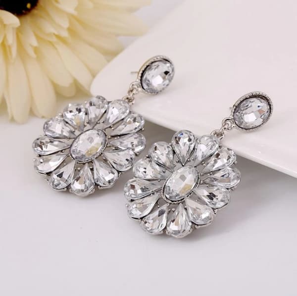 Glittrande Statement Silver Örhängen - Blomma med Vita Rhinestones / Strass