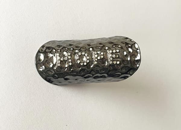 Oversize Oxiderat Silver Ring med Stenar & Text - HOPE -Stl 18,5