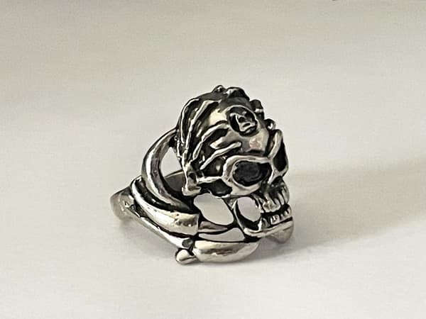 Cool Silver Ring med en Döskalle / Dödskalle - Stl 22
