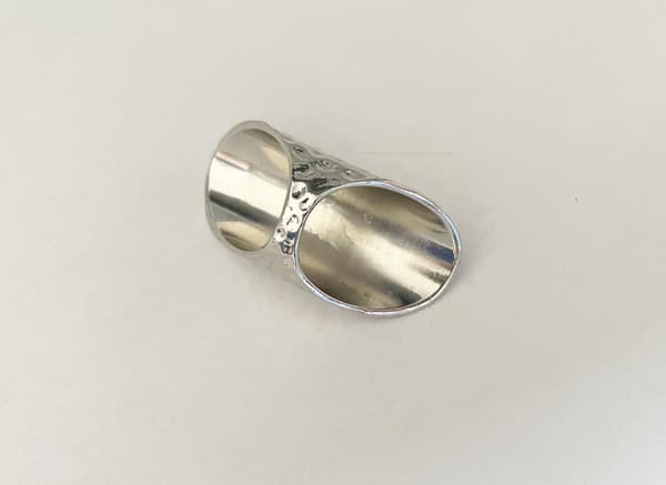 Oversize Silver Ring med Vita Stenar & Text - HOPE - Stl 19