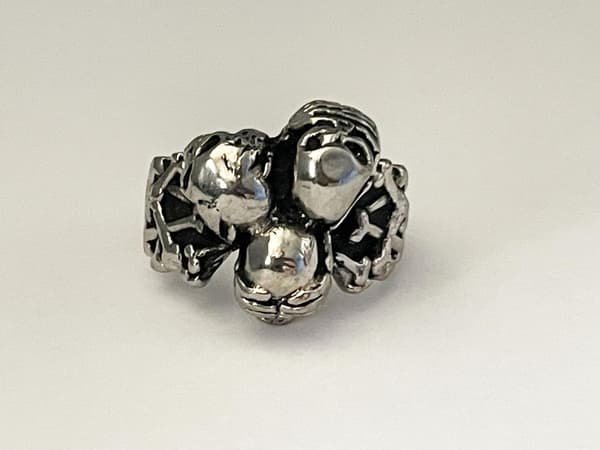 Cool Silver Ring med 3 st Döskallar & Benknotor - Stl 19,5