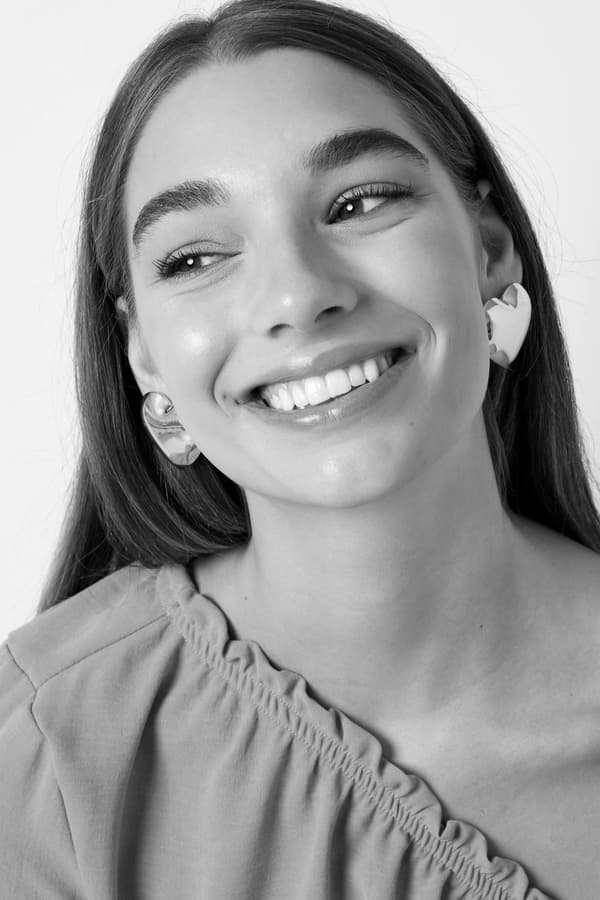 Blanka Statement Stud Örhängen med Stora Hjärtan / Hjärtformade - Silver