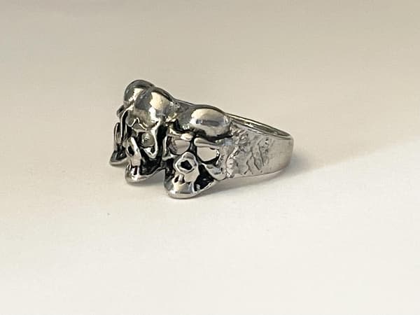 Cool Silver Ring med 3 st Döskallar / Dödskallar - Stl 20