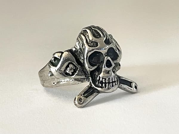 Cool Silver Ring med en Döskalle / Dödskalle - Stl 19,5