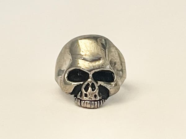 Cool Silver Ring med en Döskalle / Dödskalle - Stl 21