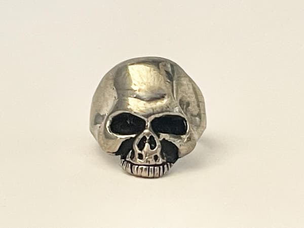 Cool Silver Ring med en Döskalle / Dödskalle - Stl 20,5