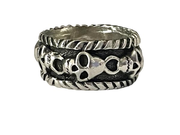 Cool Silver Ring med flera Döskallar / Dödskallar - Stl 20