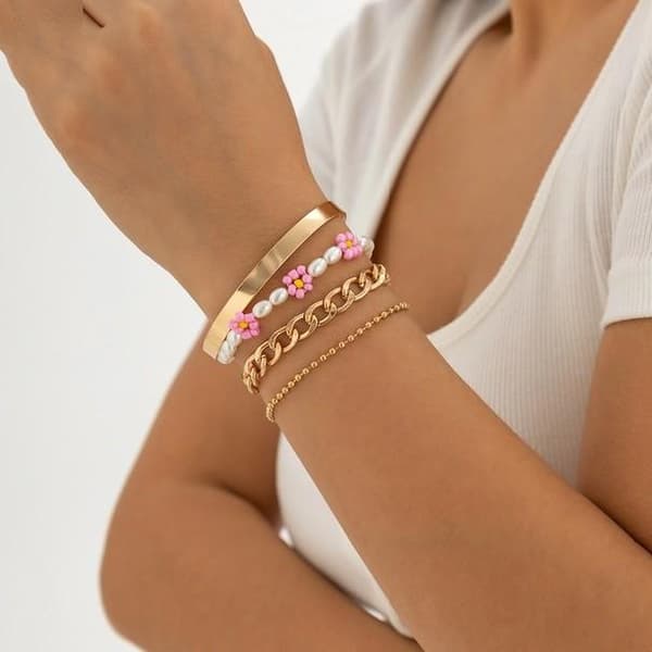 4 st Boho Guld Armband/Bangle med Vita Pärlor, Guldkulor & Länk