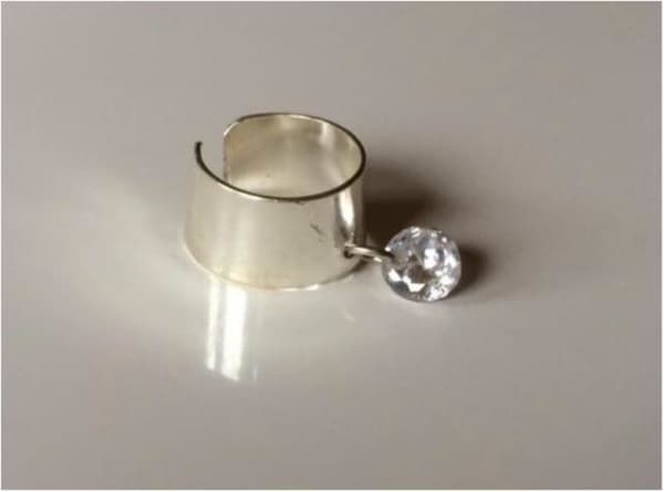 Silver Earcuff Ear Cuff Örhänge med Hängande Vit Rhinestone