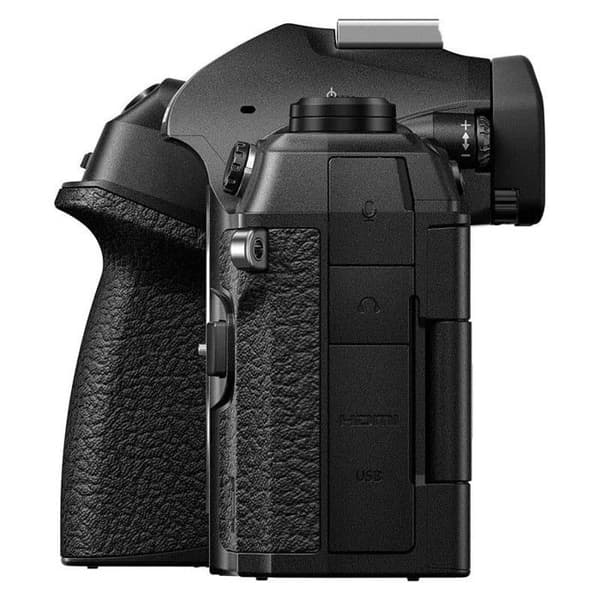 OM SYSTEM OM-1 II + 14-150 II