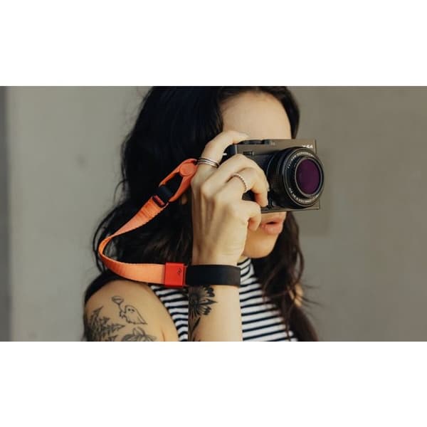 Drakhandled Peak Design CUFF ORANGE kompakt
