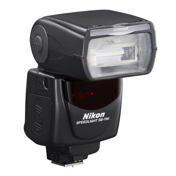 NIKON FLASH SB 700