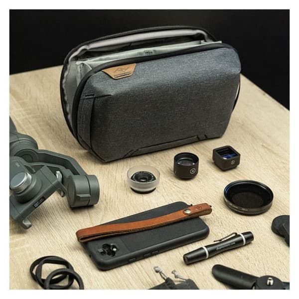 PEAK DESIGN Tech Pouch v2 - hiilenharmaa BTP-CH-3