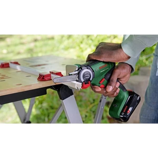 Bosch Nanoblade Cordless UniversalCut Saw 18V-65 Set