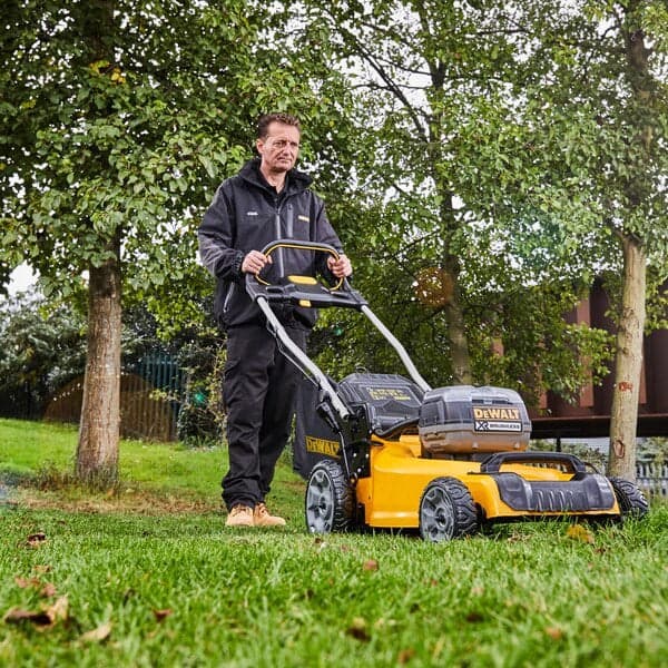 DeWALT DCMW564P2-QW Lawn Mower Push Lawn Mower