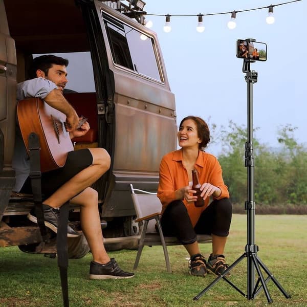 Ugreen Selfie Stick with Stand and Remote Control LP680 1.8 m (Black)