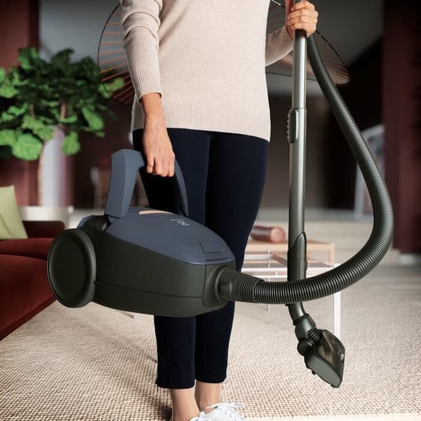 Electrolux Bagged Vacuum Cleaner 2100W Silence PD82-8DB