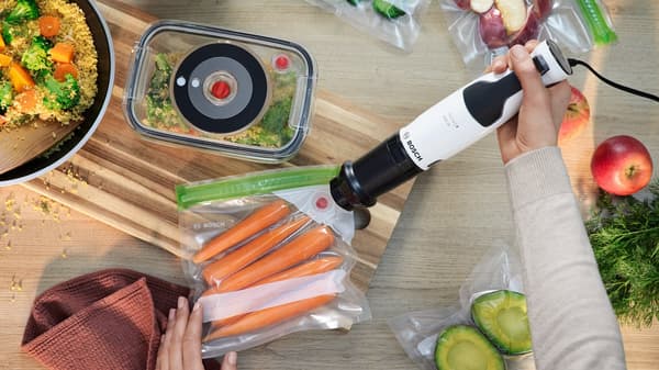 Bosch Serie 4 MSM4W210 Immersion Blender 0.6 L 600 W Black White