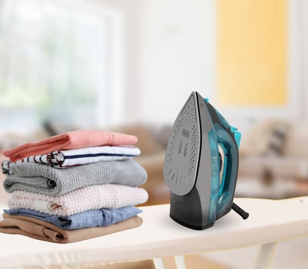 Black+Decker Steam Iron 2200W BXIR2201E