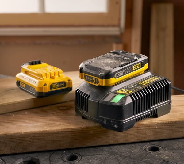 STANLEY SFMCD700D2A-QW 20V Drill/Driver with 2 Batteries