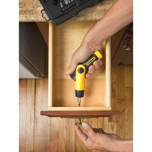 STANLEY Ratcheting Screwdriver Bit Holder - 25-Piece Set - 0-63-022